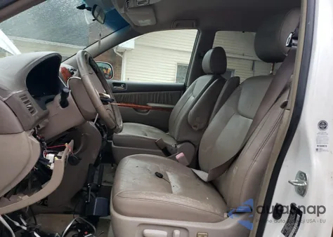 2008 Toyota Sienna Xle z USA, uszkodzony, nr VIN 5TDZK22C08S159324